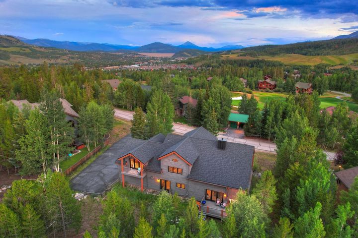 Eagles Nest golf community from above