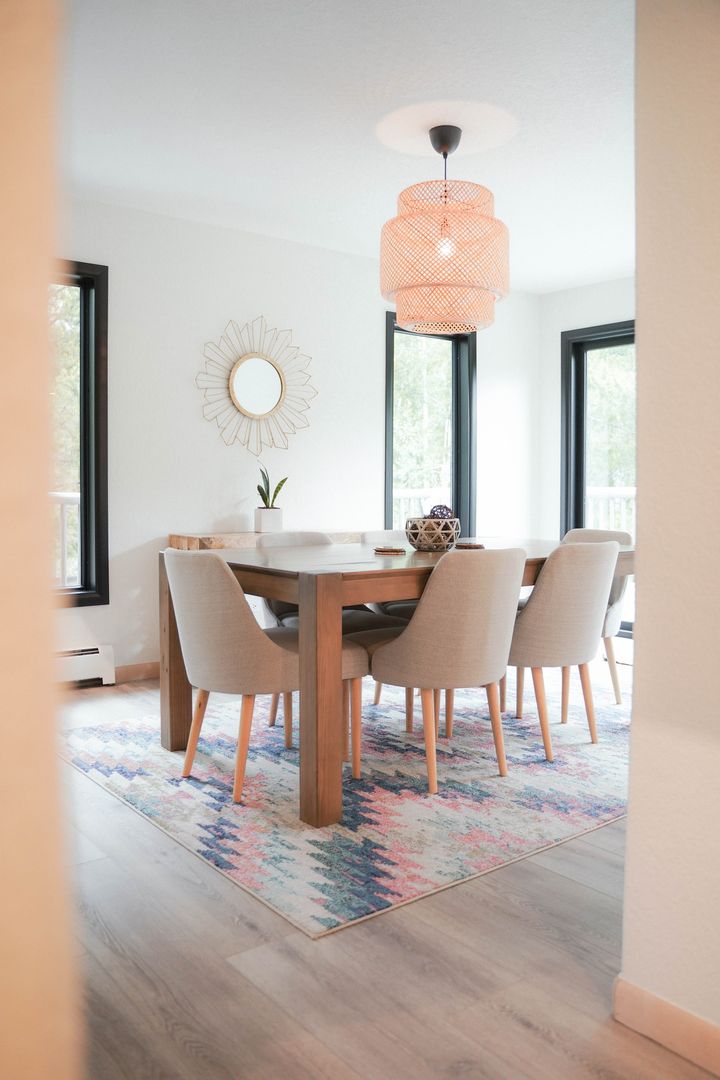 Dining room for eight