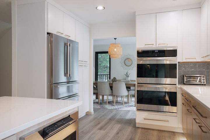 Double wall ovens and stainless appliances